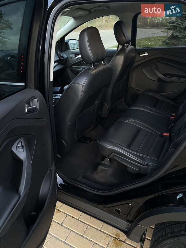 Внедорожник / Кроссовер Ford Escape 2019 в Ровно