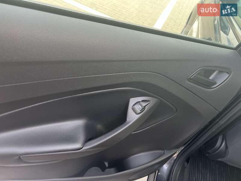 Внедорожник / Кроссовер Ford Escape 2018 в Киеве