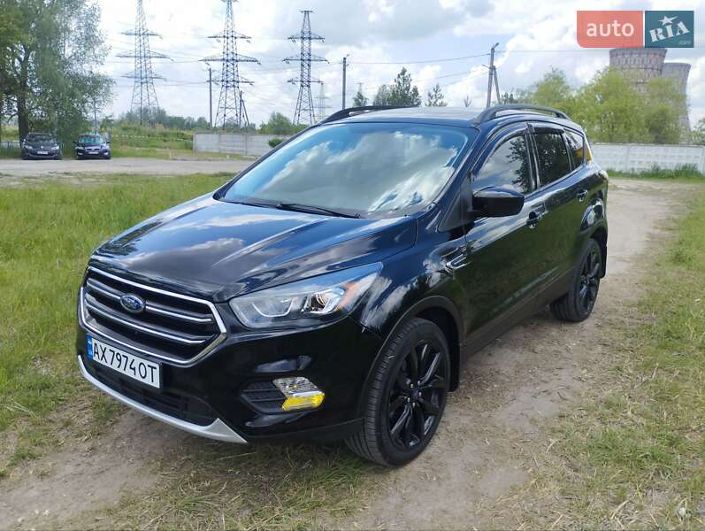 Внедорожник / Кроссовер Ford Escape 2018 в Киеве