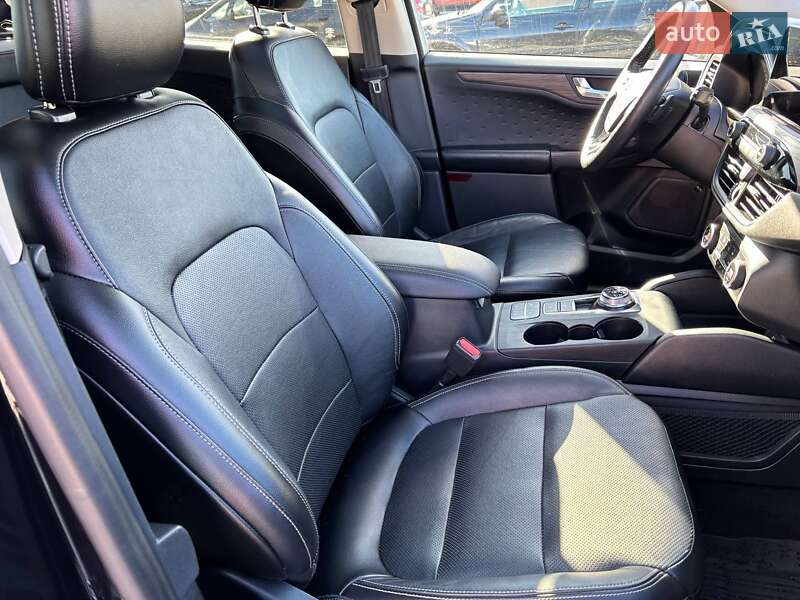 Позашляховик / Кросовер Ford Escape 2020 в Києві