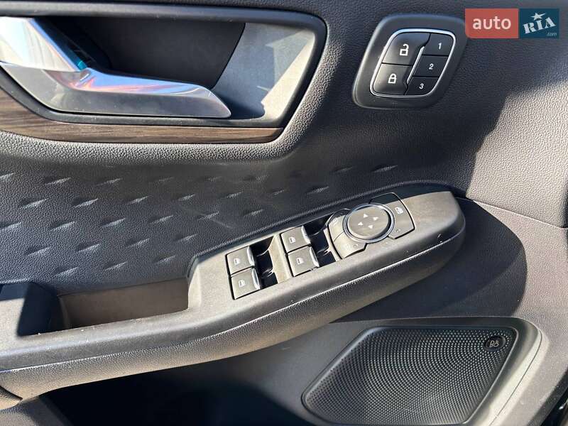 Позашляховик / Кросовер Ford Escape 2020 в Києві