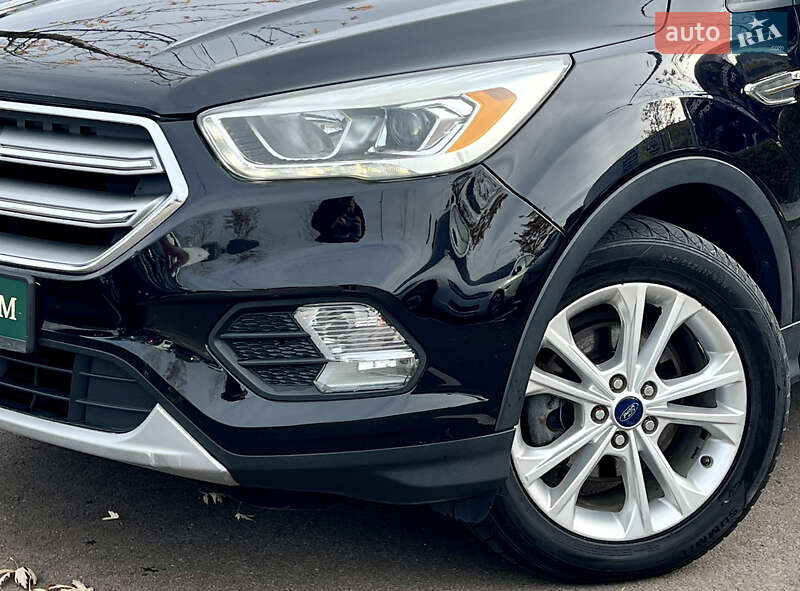 Внедорожник / Кроссовер Ford Escape 2016 в Киеве