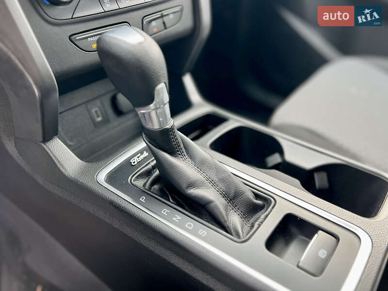 Внедорожник / Кроссовер Ford Escape 2016 в Киеве