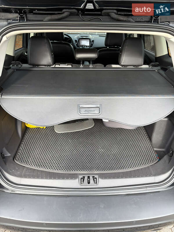 Внедорожник / Кроссовер Ford Escape 2017 в Черновцах