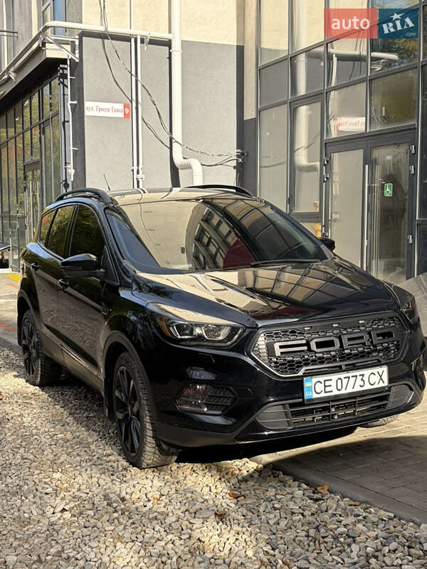 Внедорожник / Кроссовер Ford Escape 2017 в Черновцах