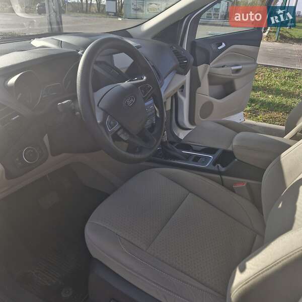 Позашляховик / Кросовер Ford Escape 2017 в Броварах фото 14 Позашляховик / Кросовер Ford Escape 2017 в Броварах