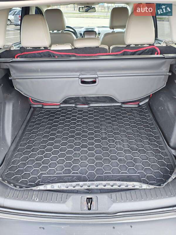 Внедорожник / Кроссовер Ford Escape 2014 в Кривом Роге