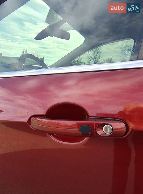 Внедорожник / Кроссовер Ford Escape 2014 в Кривом Роге