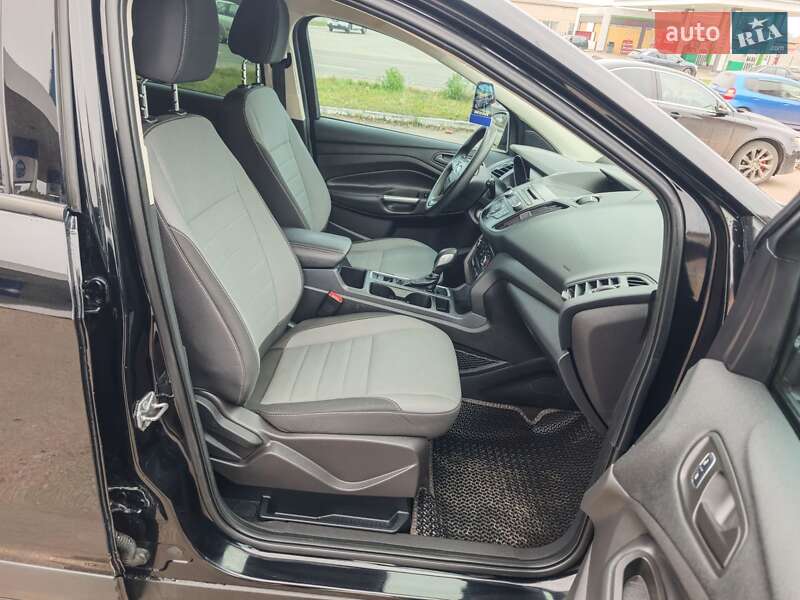 Позашляховик / Кросовер Ford Escape 2016 в Сумах