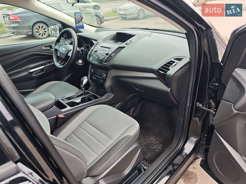 Позашляховик / Кросовер Ford Escape 2016 в Сумах