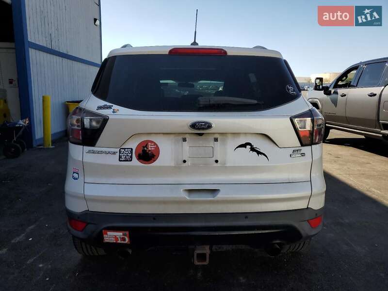 Внедорожник / Кроссовер Ford Escape 2016 в Виннице