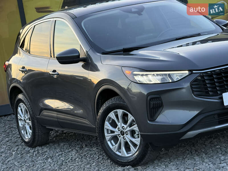 Внедорожник / Кроссовер Ford Escape 2023 в Стрые
