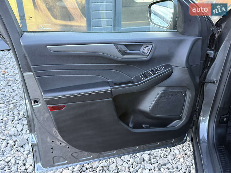 Внедорожник / Кроссовер Ford Escape 2023 в Стрые