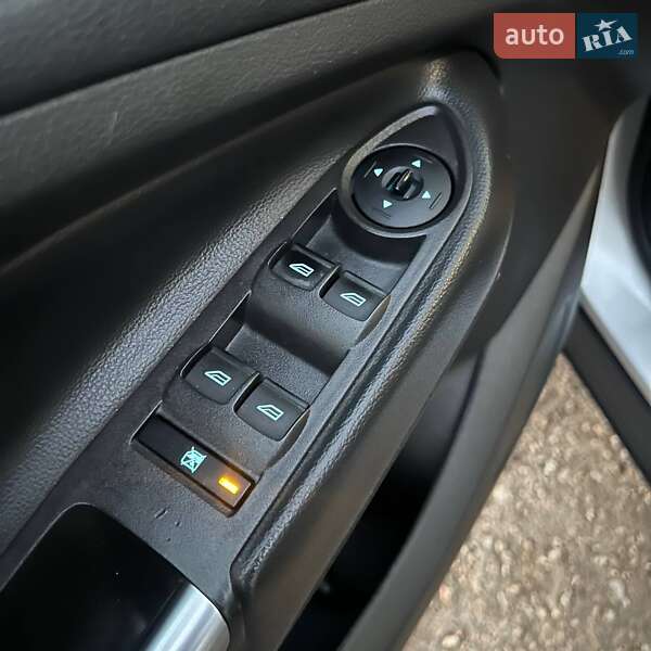 Внедорожник / Кроссовер Ford Escape 2018 в Львове