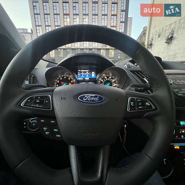 Внедорожник / Кроссовер Ford Escape 2018 в Львове