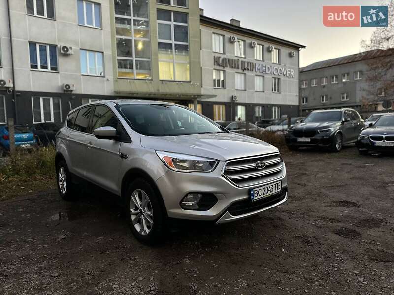Внедорожник / Кроссовер Ford Escape 2018 в Львове