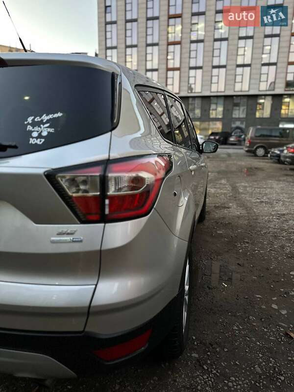 Внедорожник / Кроссовер Ford Escape 2018 в Львове