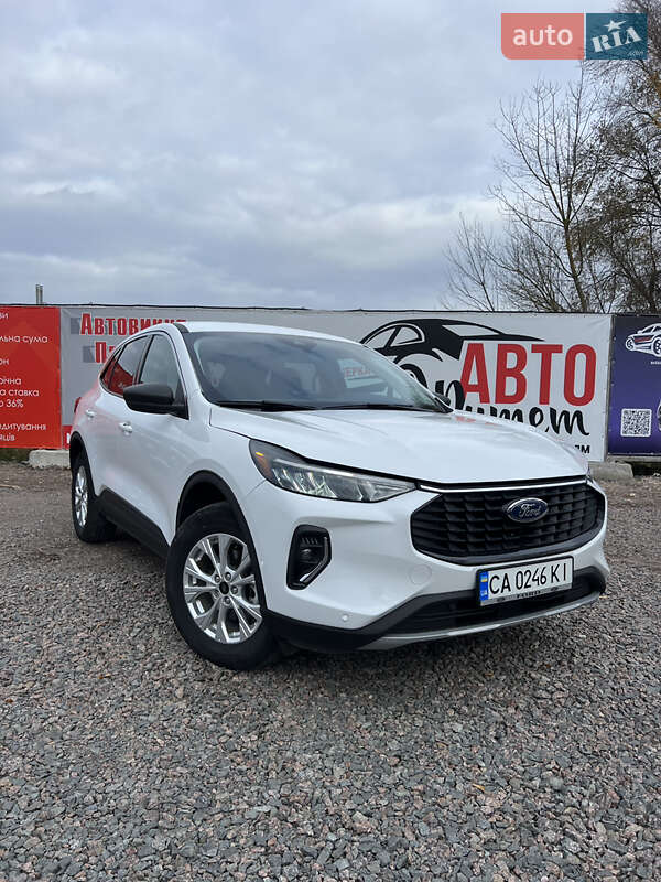 Внедорожник / Кроссовер Ford Escape 2023 в Черкассах
