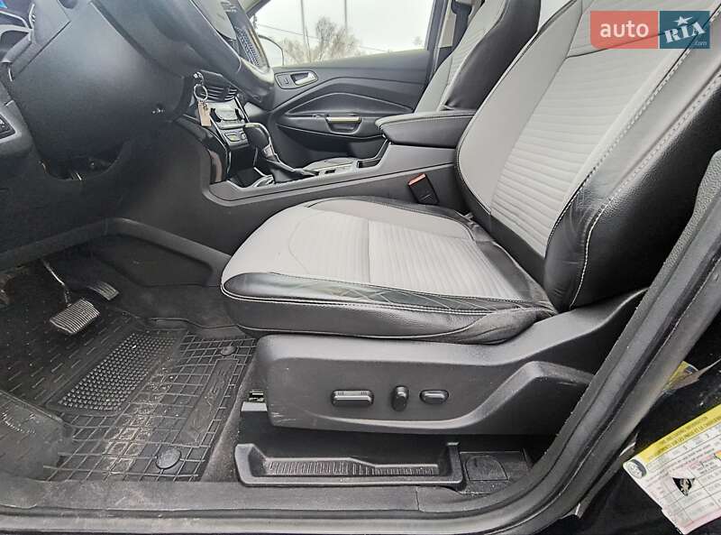 Внедорожник / Кроссовер Ford Escape 2017 в Житомире