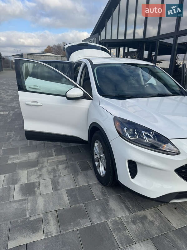Позашляховик / Кросовер Ford Escape 2021 в Львові