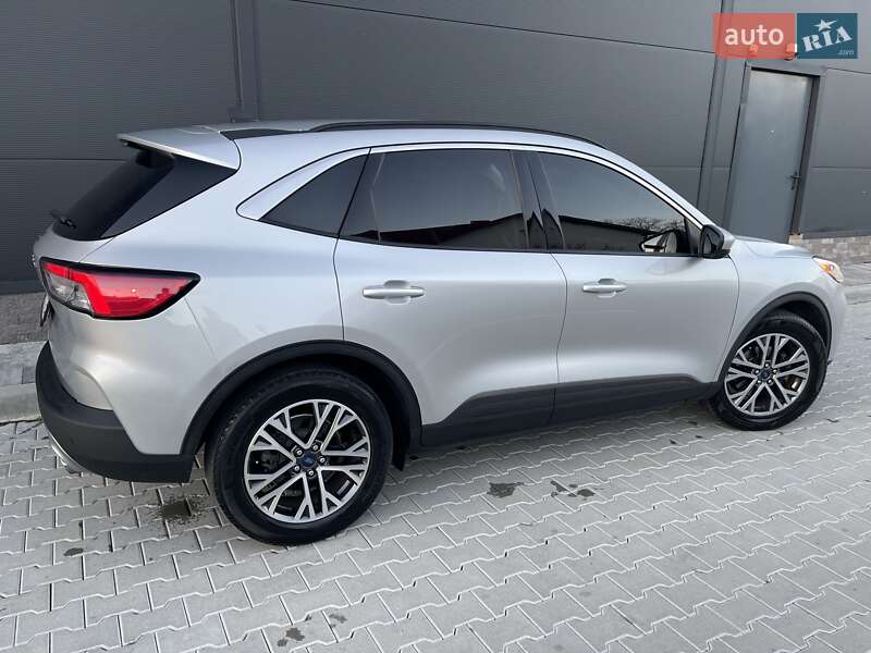 Внедорожник / Кроссовер Ford Escape 2020 в Стрые