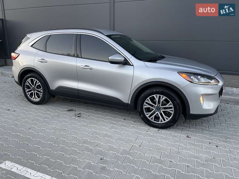 Внедорожник / Кроссовер Ford Escape 2020 в Стрые