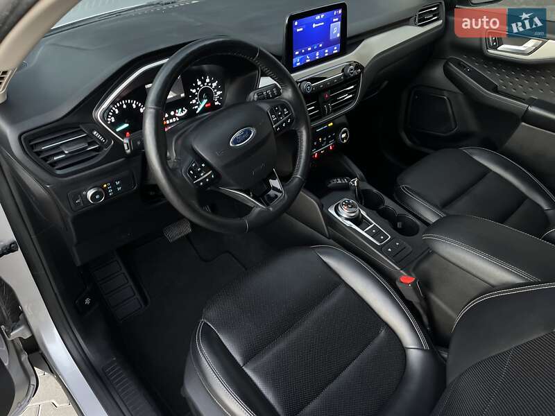 Внедорожник / Кроссовер Ford Escape 2020 в Стрые