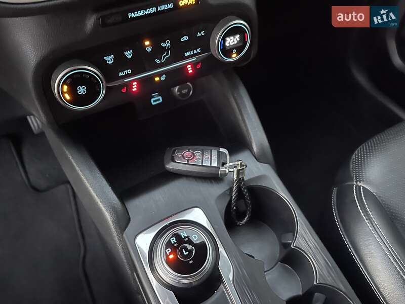 Внедорожник / Кроссовер Ford Escape 2020 в Стрые