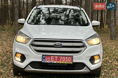 Внедорожник / Кроссовер Ford Escape 2018 в Дубно