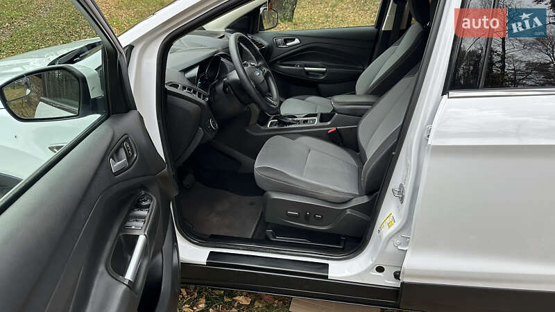 Позашляховик / Кросовер Ford Escape 2018 в Дубні