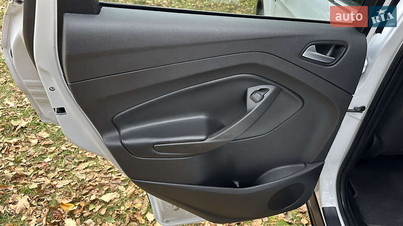 Позашляховик / Кросовер Ford Escape 2018 в Дубні