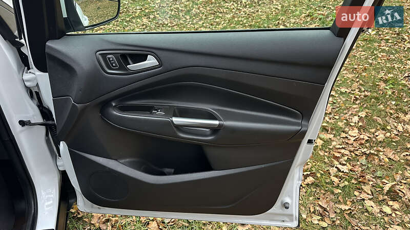 Позашляховик / Кросовер Ford Escape 2018 в Дубні