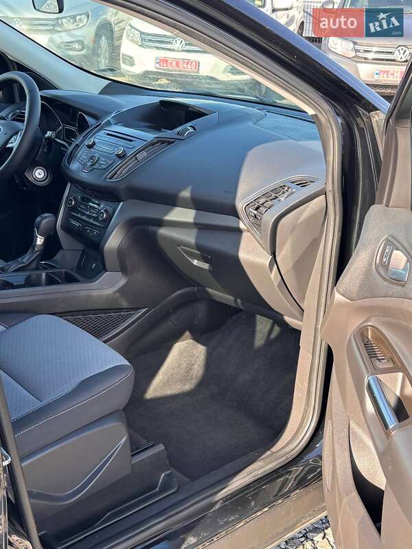 Позашляховик / Кросовер Ford Escape 2017 в Львові