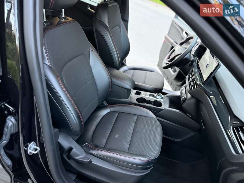 Позашляховик / Кросовер Ford Escape 2023 в Львові