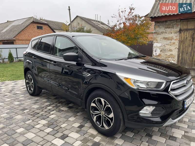 Внедорожник / Кроссовер Ford Escape 2017 в Лубнах