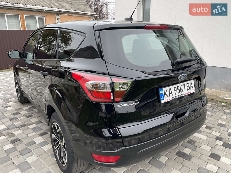 Внедорожник / Кроссовер Ford Escape 2017 в Лубнах