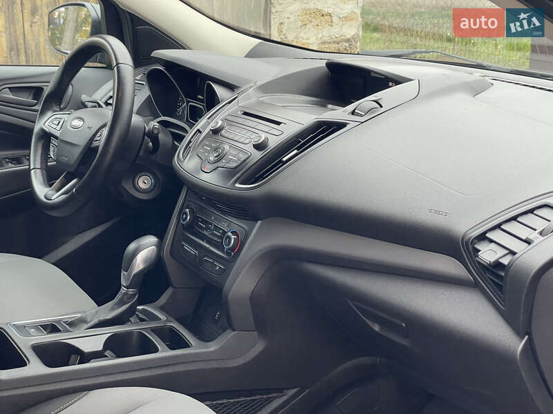 Внедорожник / Кроссовер Ford Escape 2017 в Лубнах