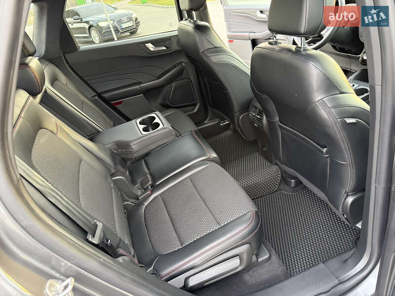 Позашляховик / Кросовер Ford Escape 2023 в Золочеві