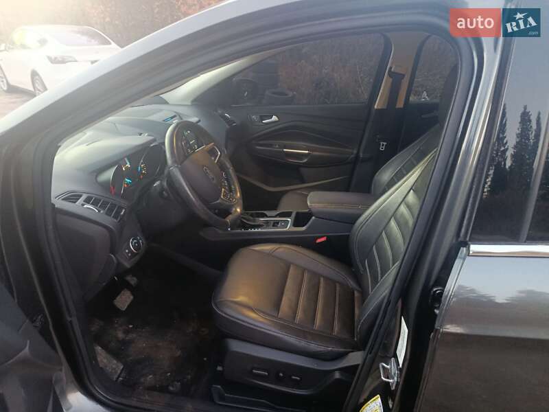 Внедорожник / Кроссовер Ford Escape 2017 в Львове