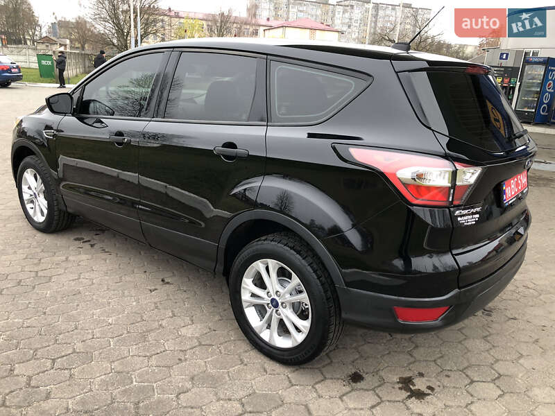 Внедорожник / Кроссовер Ford Escape 2017 в Ровно