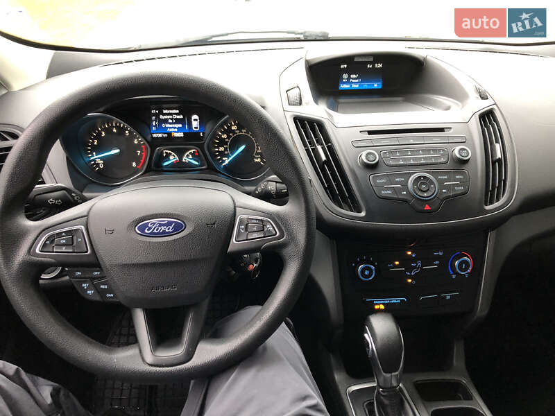 Внедорожник / Кроссовер Ford Escape 2017 в Ровно