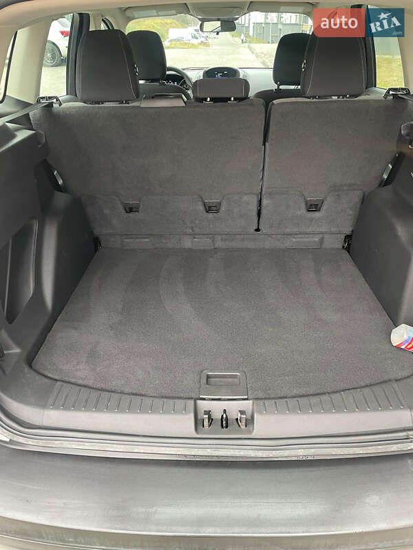 Внедорожник / Кроссовер Ford Escape 2019 в Новояворовске