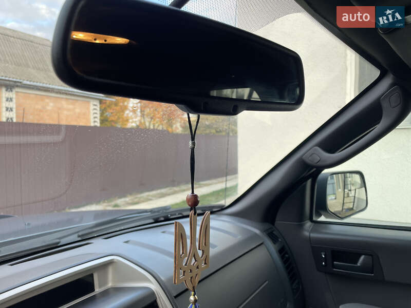 Внедорожник / Кроссовер Ford Escape 2012 в Лубнах