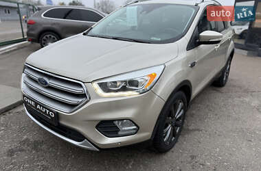 Внедорожник / Кроссовер Ford Escape 2017 в Киеве
