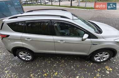 Внедорожник / Кроссовер Ford Escape 2017 в Киеве