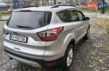 Внедорожник / Кроссовер Ford Escape 2017 в Киеве