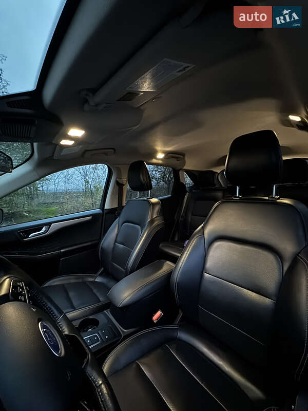 Внедорожник / Кроссовер Ford Escape 2019 в Первомайске