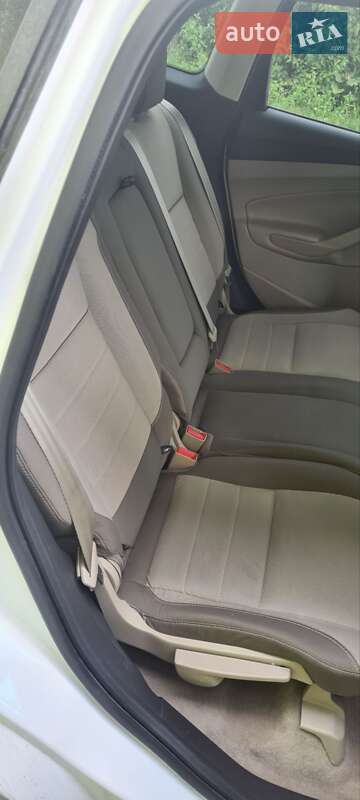 Внедорожник / Кроссовер Ford Escape 2014 в Радехове