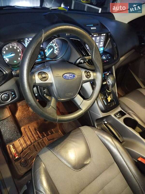 Позашляховик / Кросовер Ford Escape 2015 в Києві