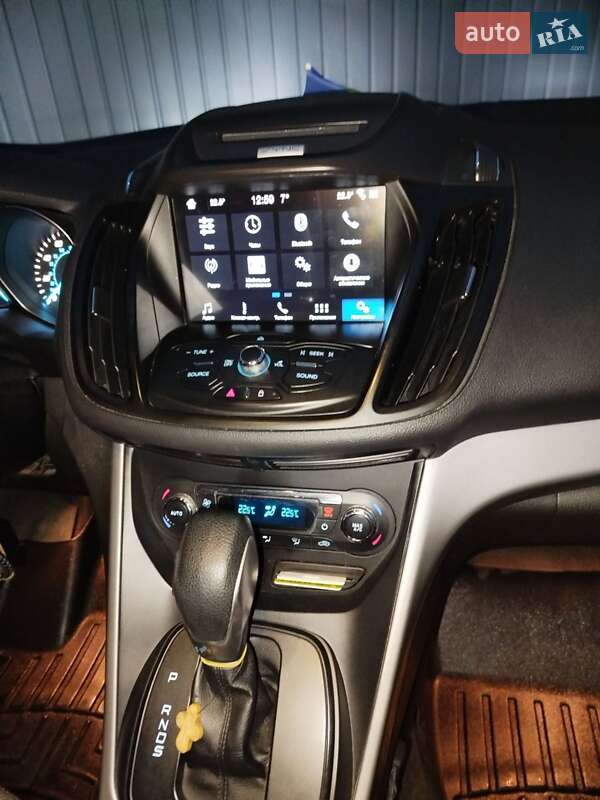 Позашляховик / Кросовер Ford Escape 2015 в Києві